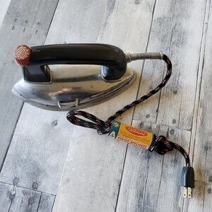 Vintage Iron by Electricord - selling as décor has not been used or tested